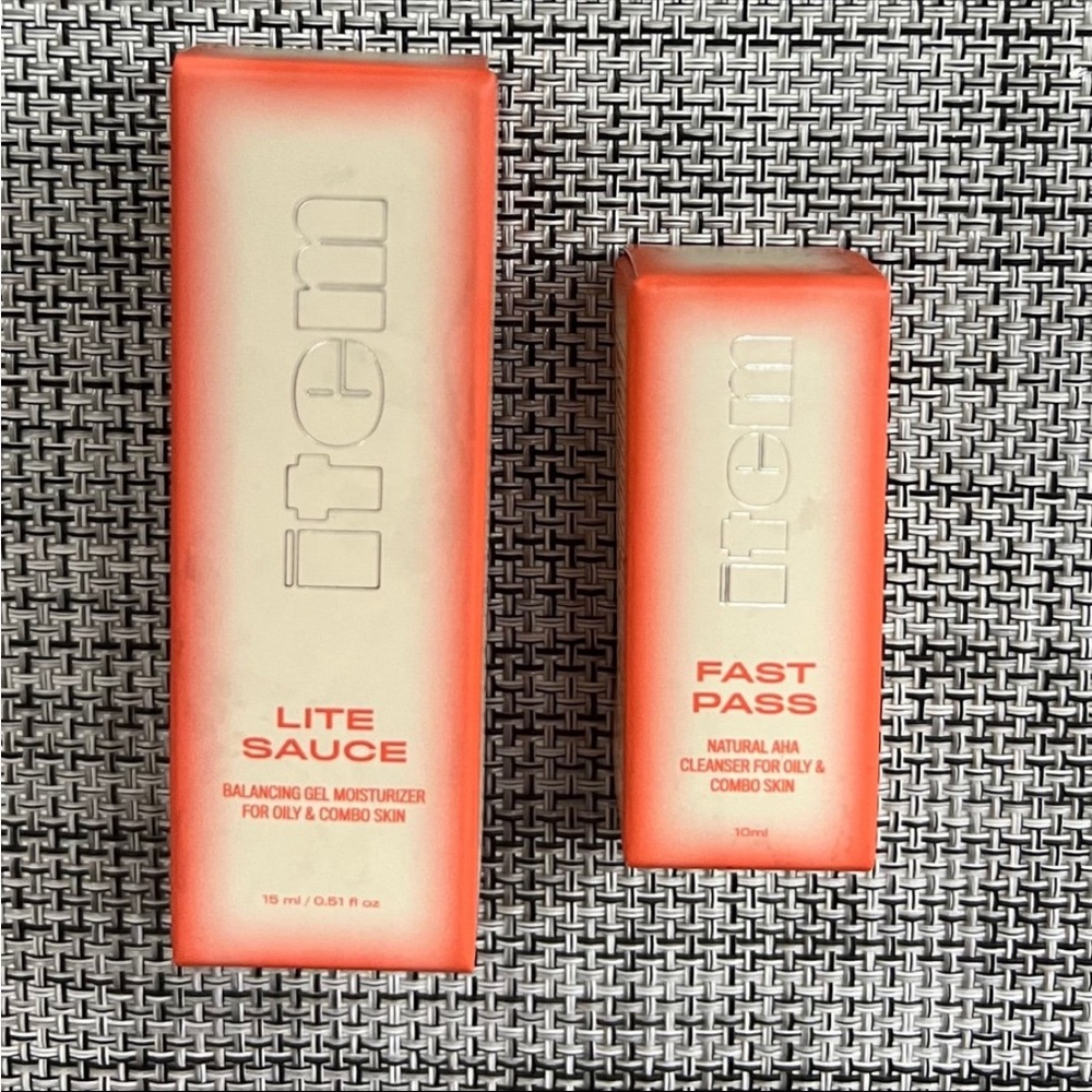 Deluxe Mini Item Face Cleanser & Moisturizer Set